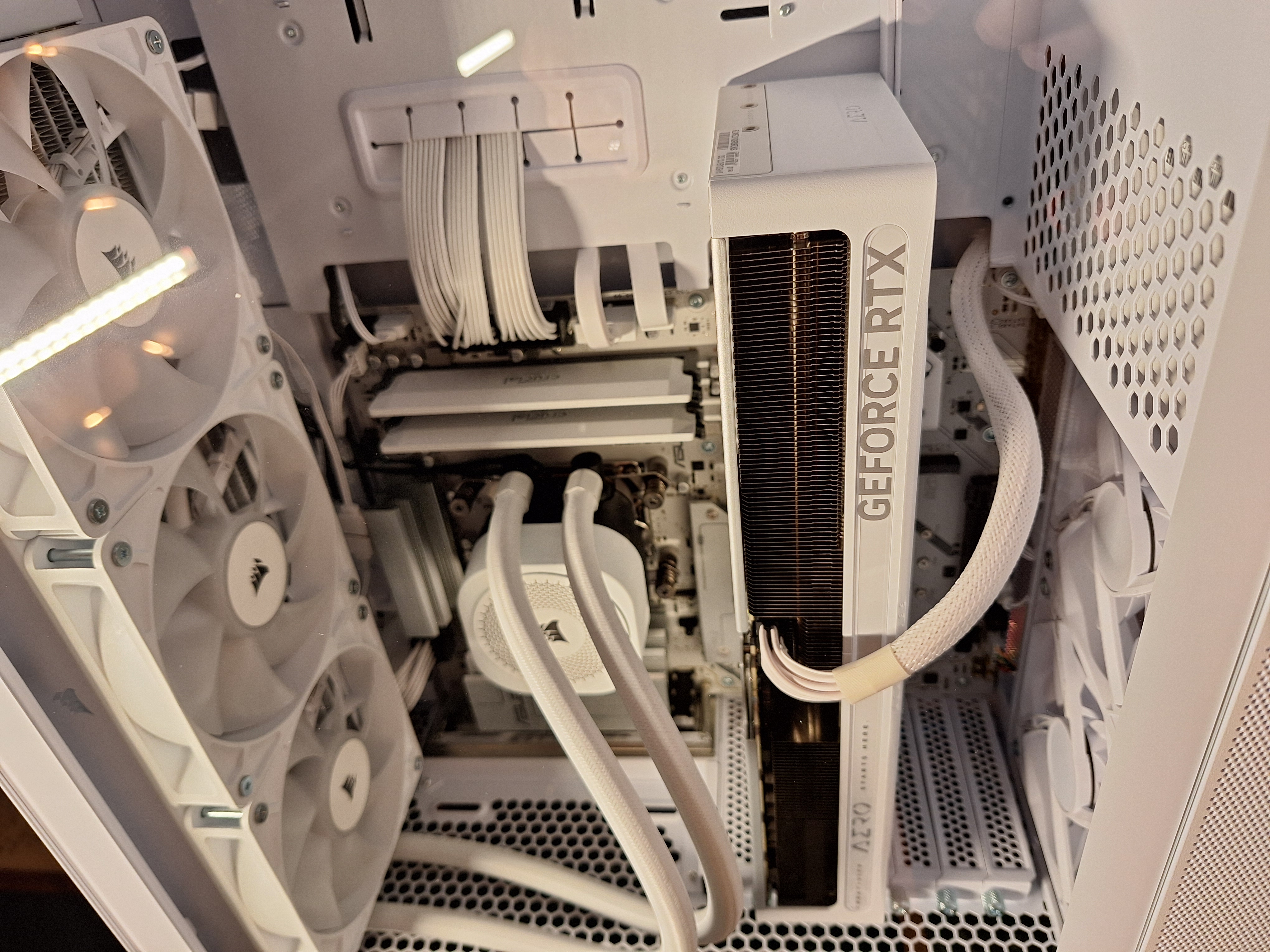Close-up of the white Lancool 207 gaming PC components